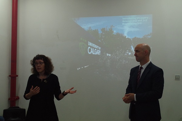 两位老师介绍卡尔加里大学