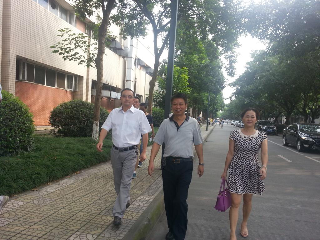 人人争先恐后