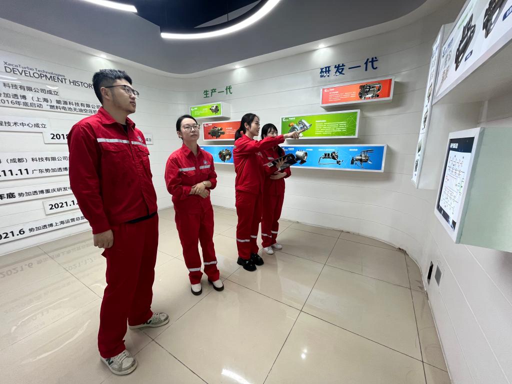 辅导员进企业1.jpg 辅导员进企业1.jpg