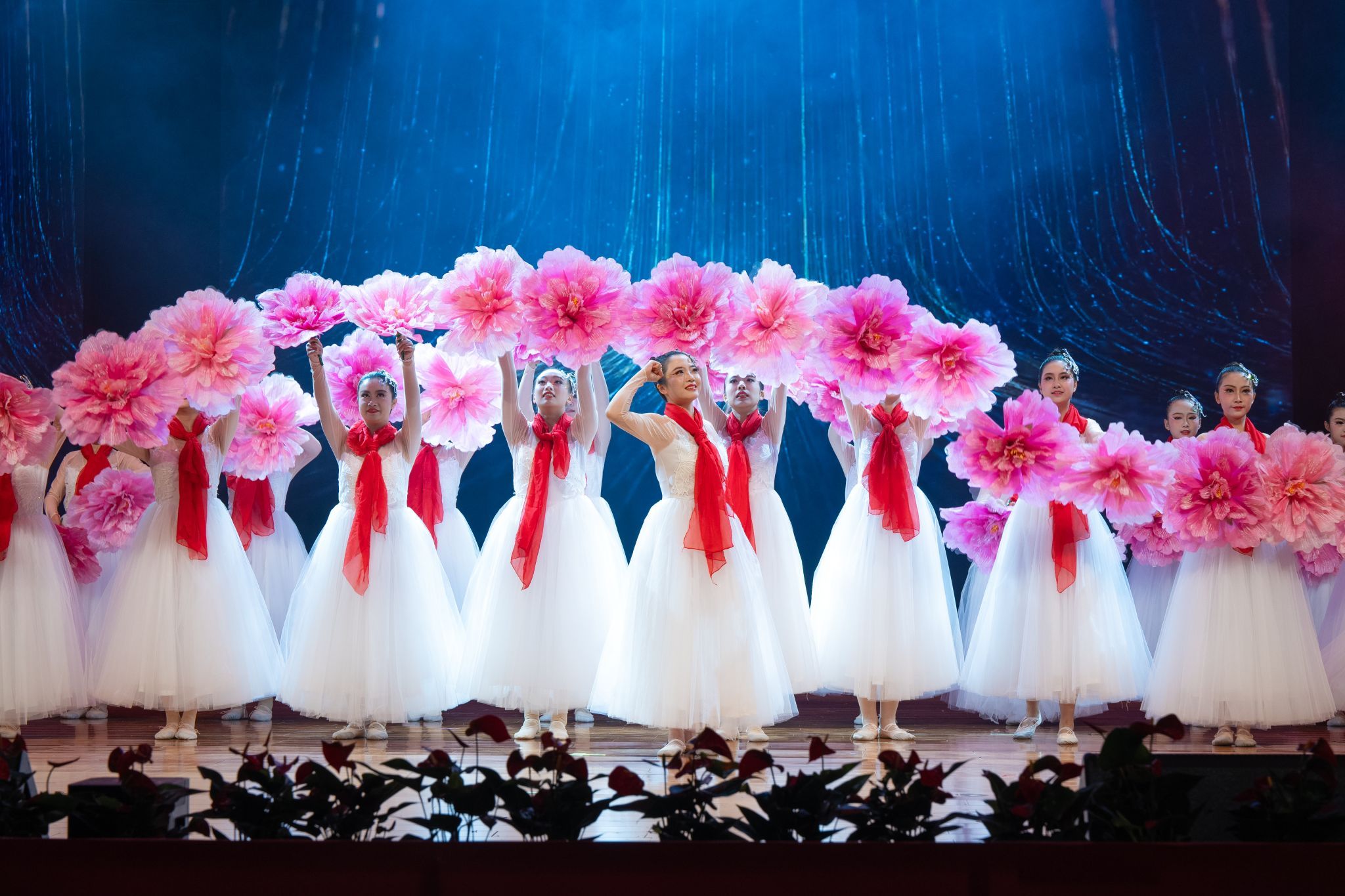 图片包含 蛋糕, 桌子, 室内, 装饰 AI 生成的内容可能不正确。