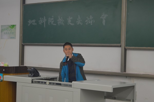 高学长进行经验分享