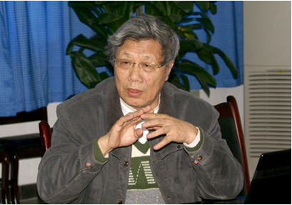 资深教授施太和与材料院青年教师座谈科学研究工作
