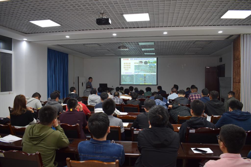 讲座现场作者简介:胡钦红教授历任中国科学院南京土壤所助理研究员