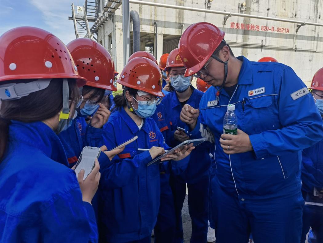 _%T5{T92U[II{84SA1W~FJ8