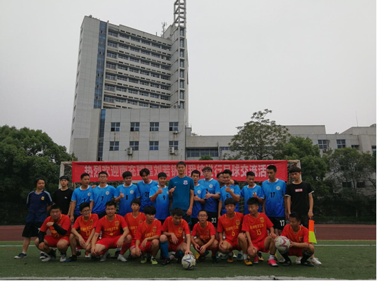 中国U19队队员刘若钒到校区进行足球交流活动