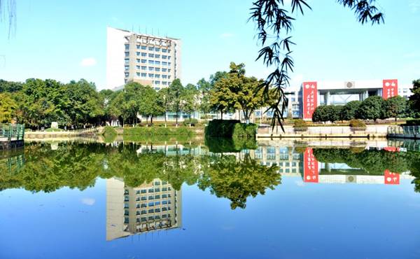 http://www.swpu.edu.cn/__local/A/CF/1C/45531834D1C529DA994D8F4C39C_7CB7DDDA_1E0AF.jpg