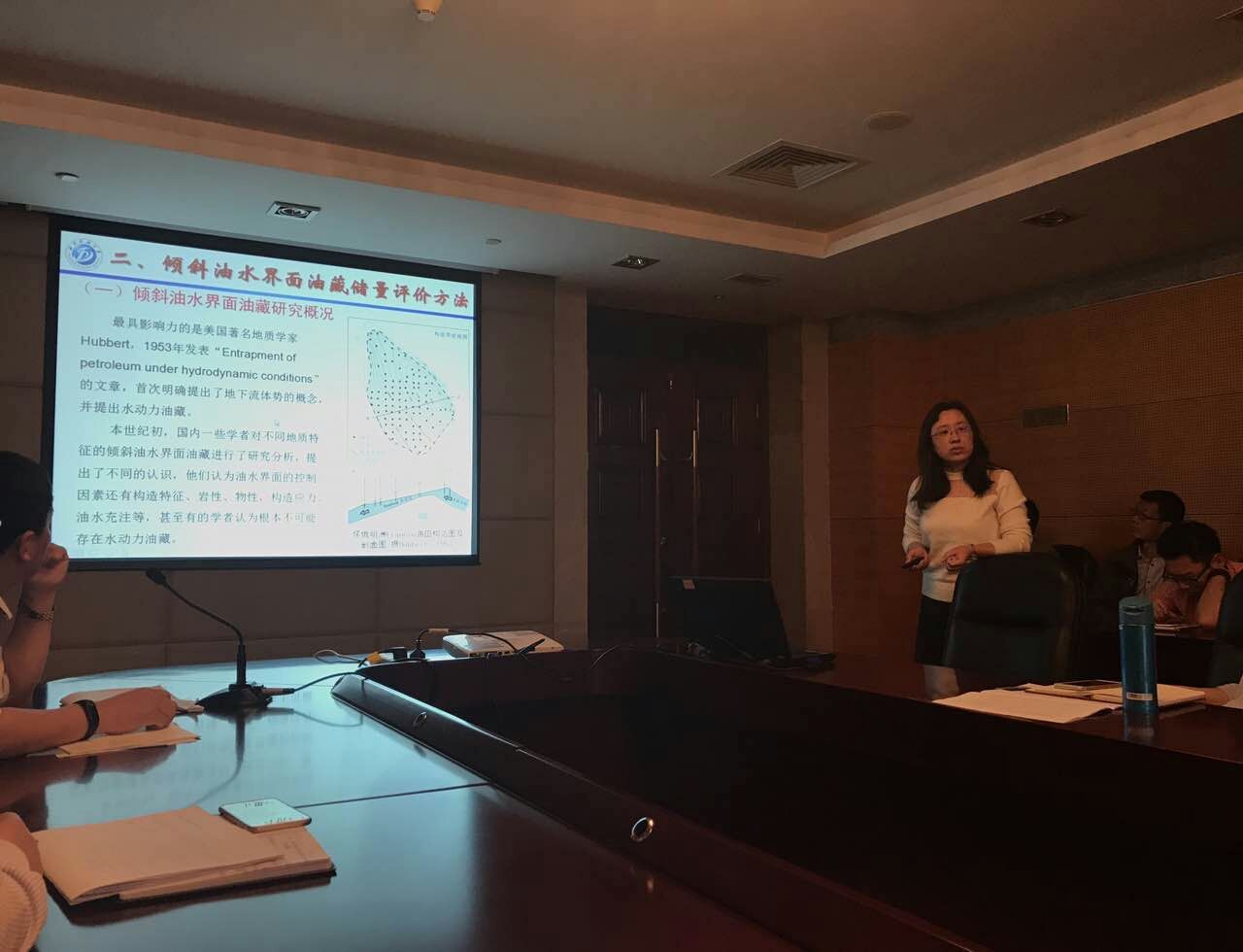 王素芬同学做报告现场