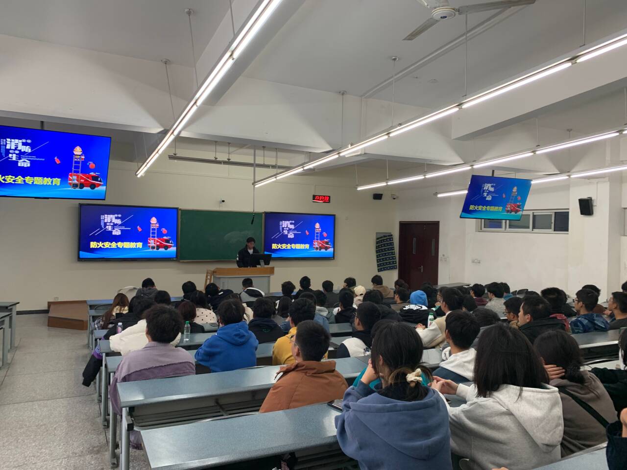 @Z4O6OV{AH@VM0~3D)]049G_tmb