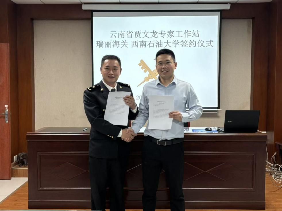 6e0b0c54cb18744c0ecc83cb3dbf8b52