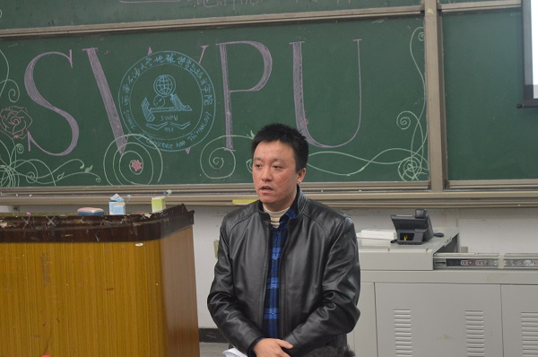 范起东书记作总结发言