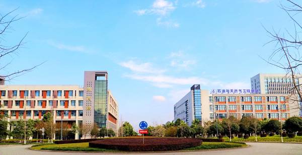 http://www.swpu.edu.cn/__local/0/6C/03/190E267B068341669F148240973_156E165B_15D33.jpg