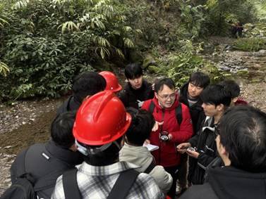 60D9D2A976CD0956FE86131B065BB208