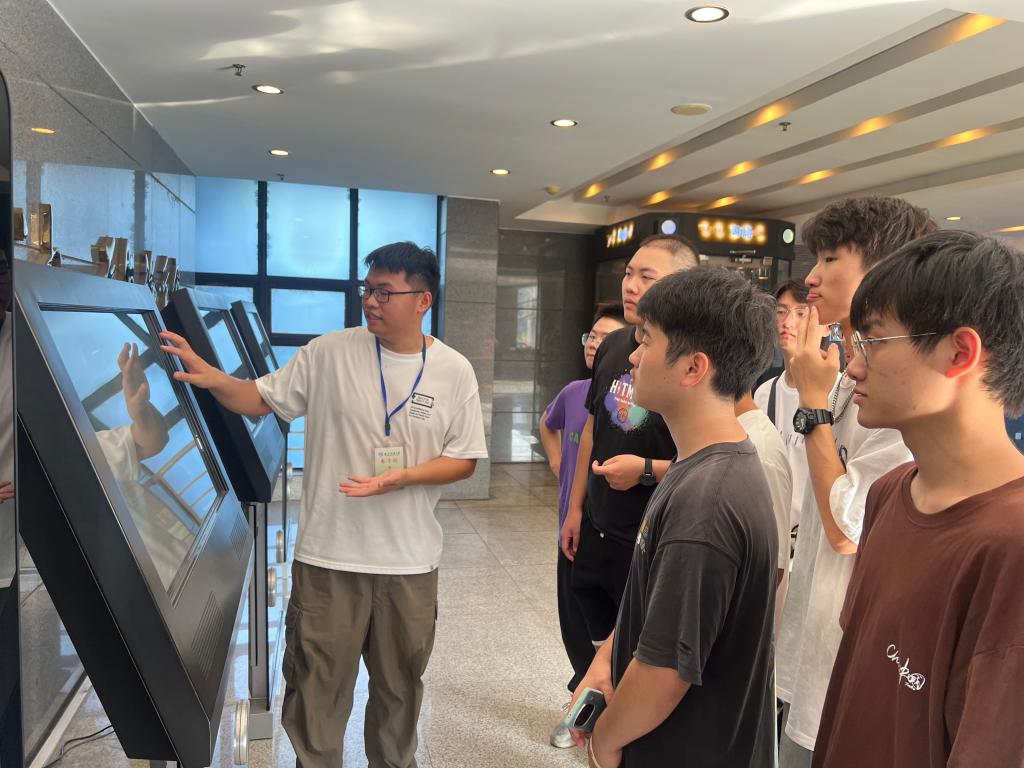 电子书刊阅读机讲解.jpg