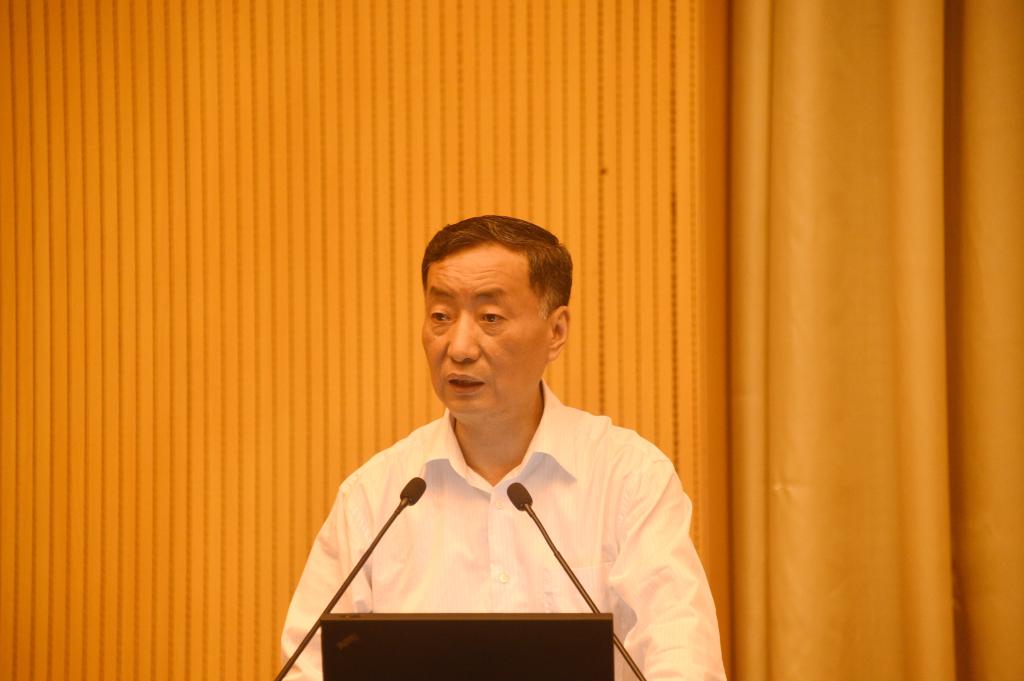 校党委书记孙一平为学生上形势与政策课-西南