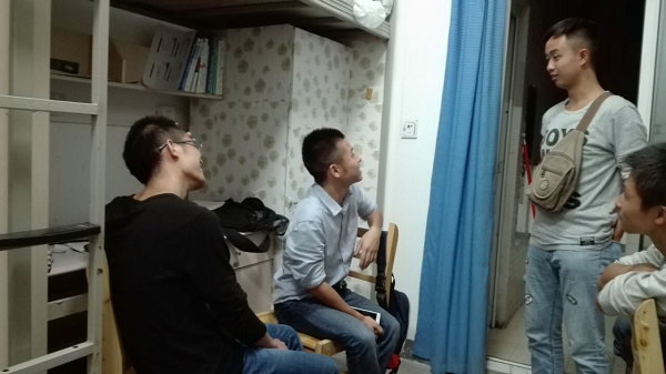 学长与学弟们交流