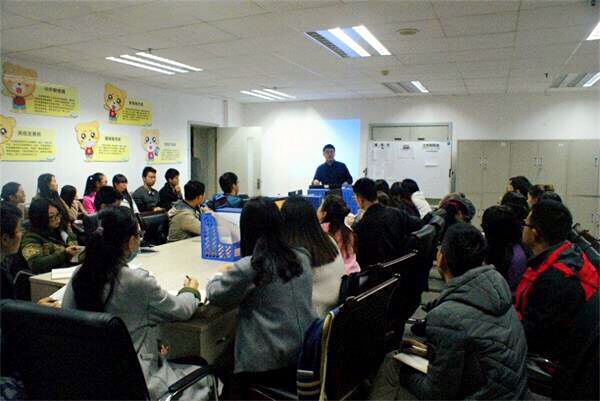 易班学生工作站开展走心,不套路文案创作培训