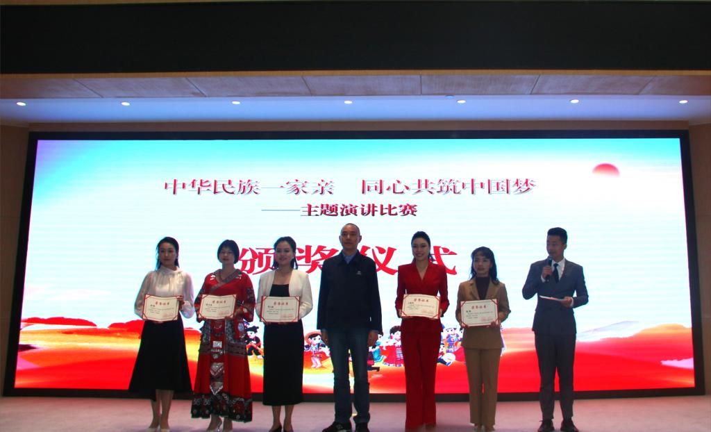 EF8A1925(1).png EF8A1925(1).png