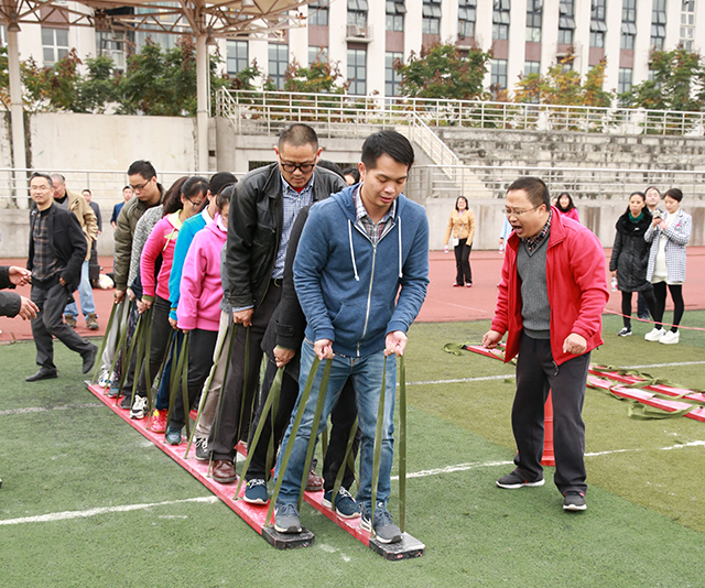 有轨电车比赛中