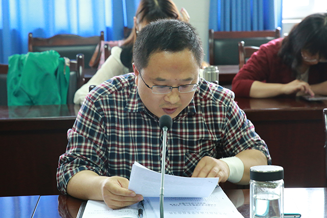 帅建祥书记传达“两做一学”教育活动座谈会精神