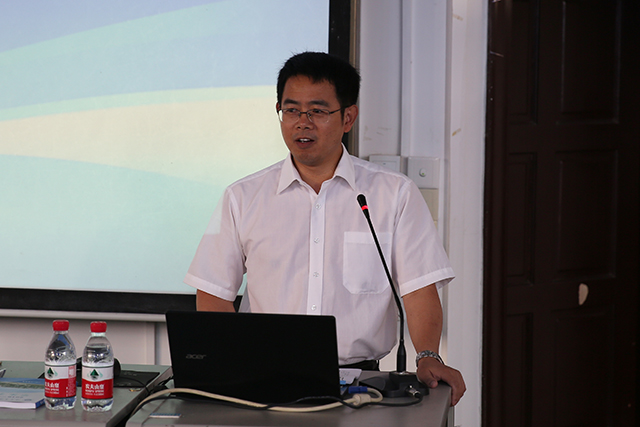 校党委副书记 赵正文 授课中