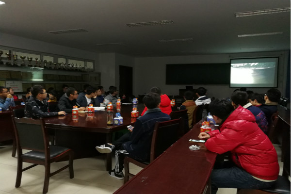 班级观看视频学习十九大精神