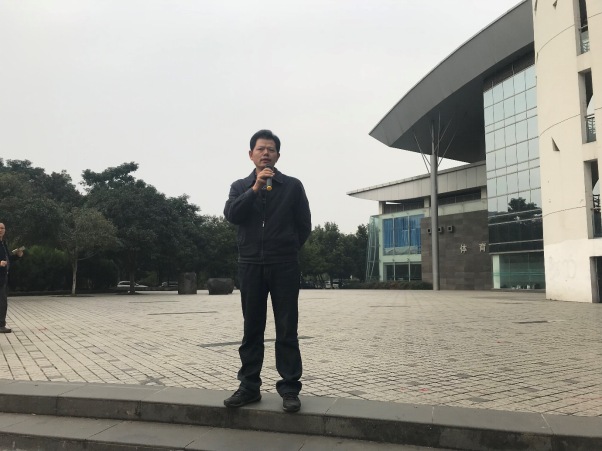 图 3、党委书记兰力平对活动进行总结