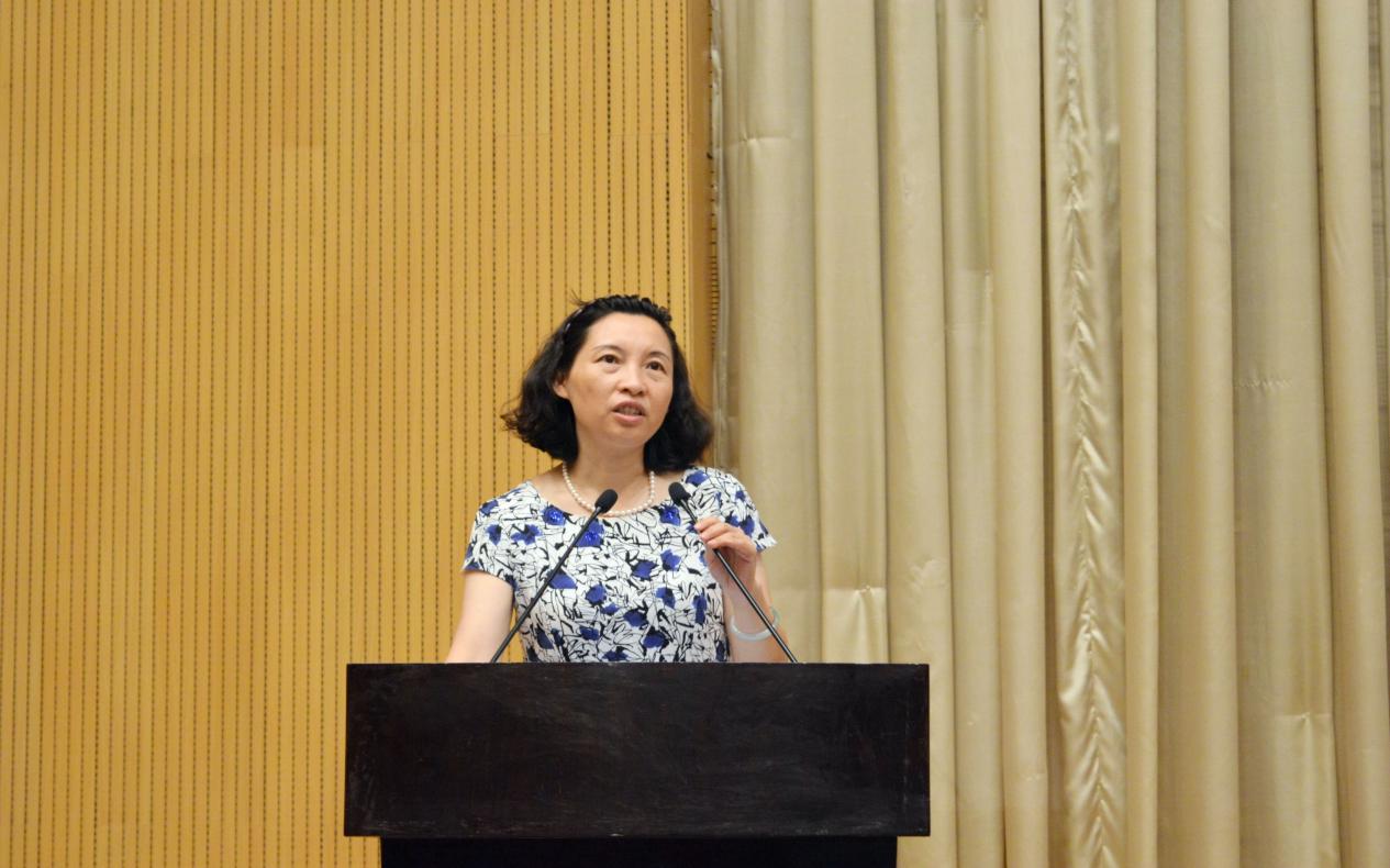 图一 西南石油大学副校长王玲致辞