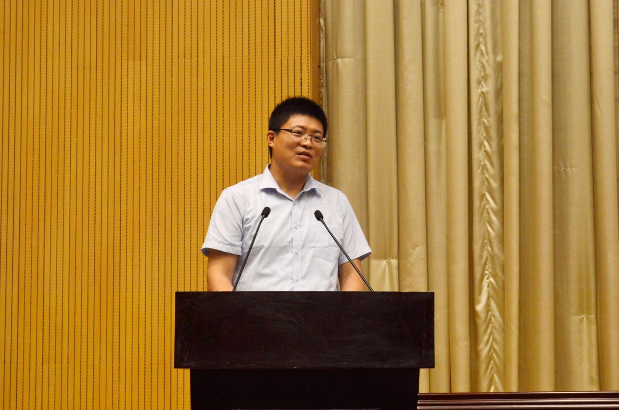 图二 山东京博控股股份有限公司人力资源总监王明奎作为企业代表讲话